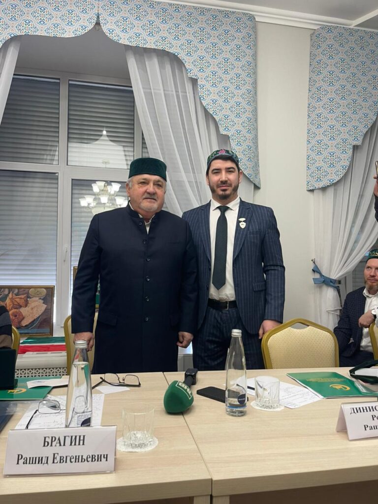 Председателю Духовного управления мусульман Ростовской области вручена высокая награда мусульман ДНР